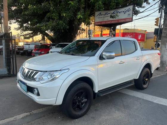 MITSUBISHI L200 TRITON 2.4 16V TURBO DIESEL SPORT HPE-S CD 4P 4X4 AUTOMÁTICO